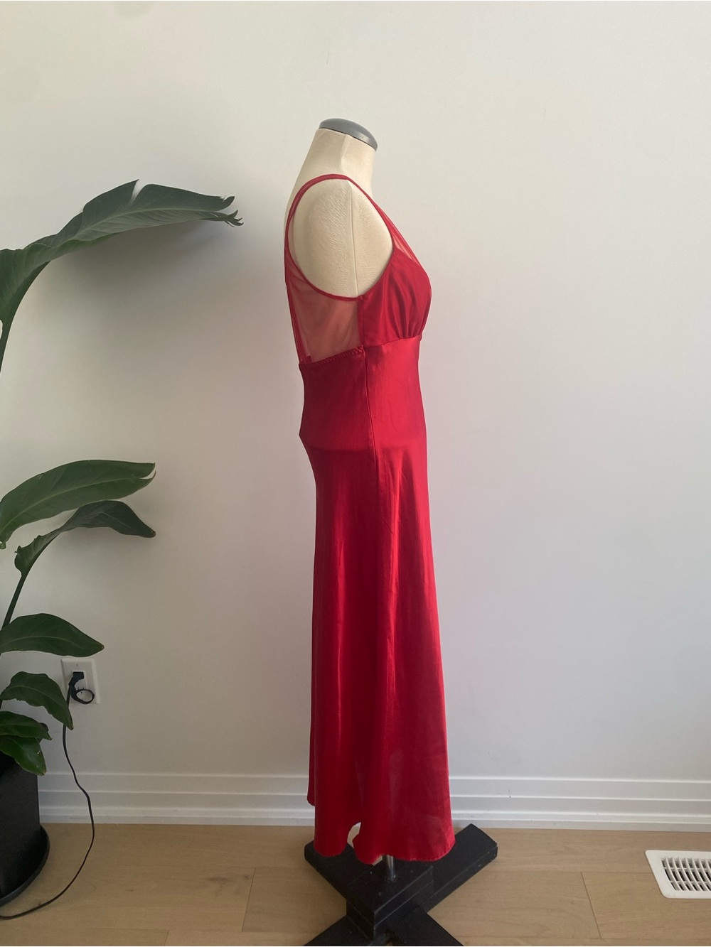 Linda Lingerie V-Neck Slip Dress - Picture 4 of 6